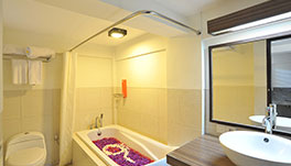 Hotel Aqua Vibes-Deluxe-Room-7