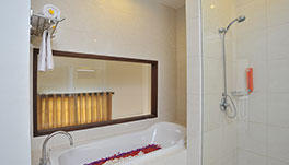 Hotel Aqua Vibes-Suite-Room-9